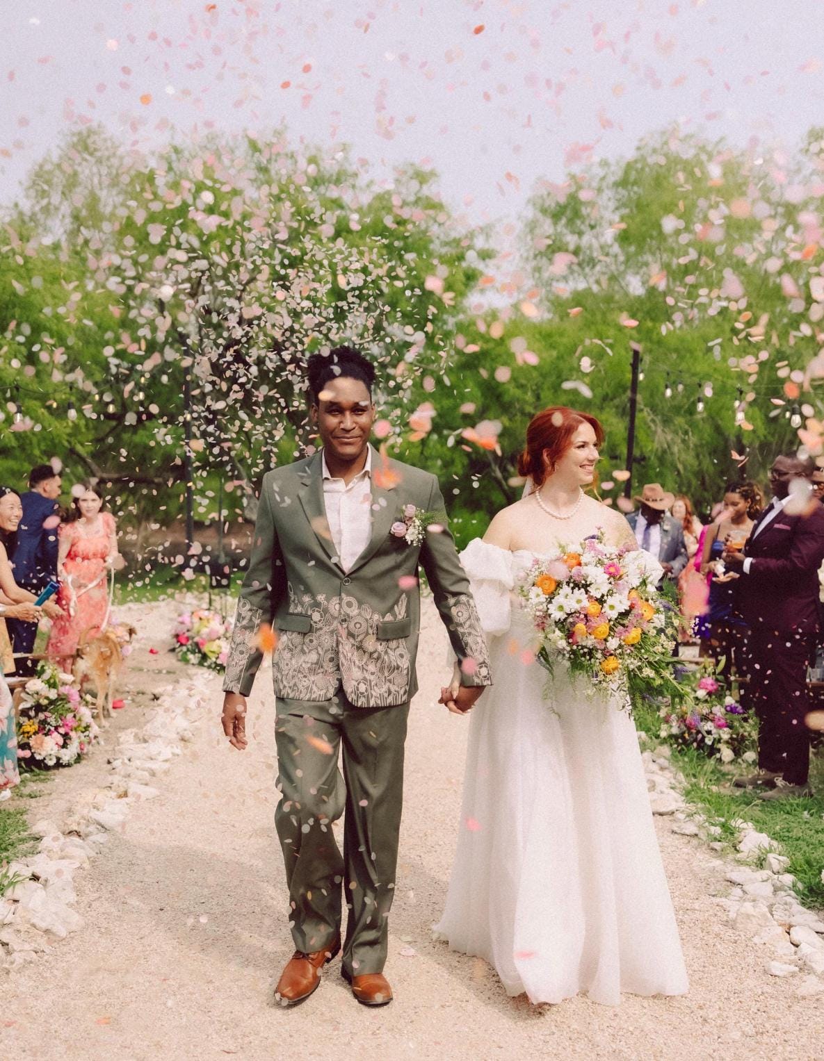 Biodegradable Wedding Confetti: Rice Paper Circle Confetti for Events